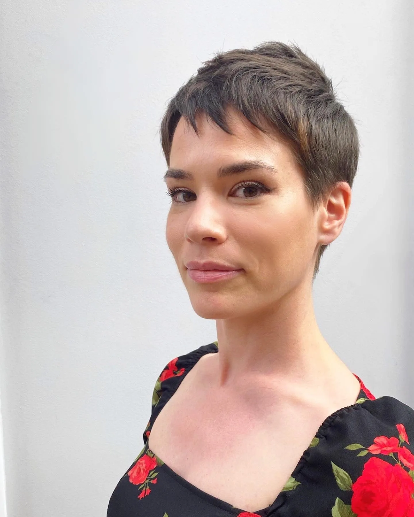 10. Tousled Dark Pixie with Micro Fringe (Short Pixie Haircuts For Women)