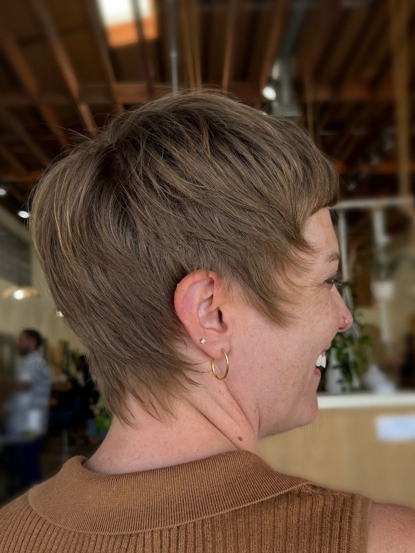 13. Ash Brown Layered Pixie Shag (Short Pixie Haircuts For Women)