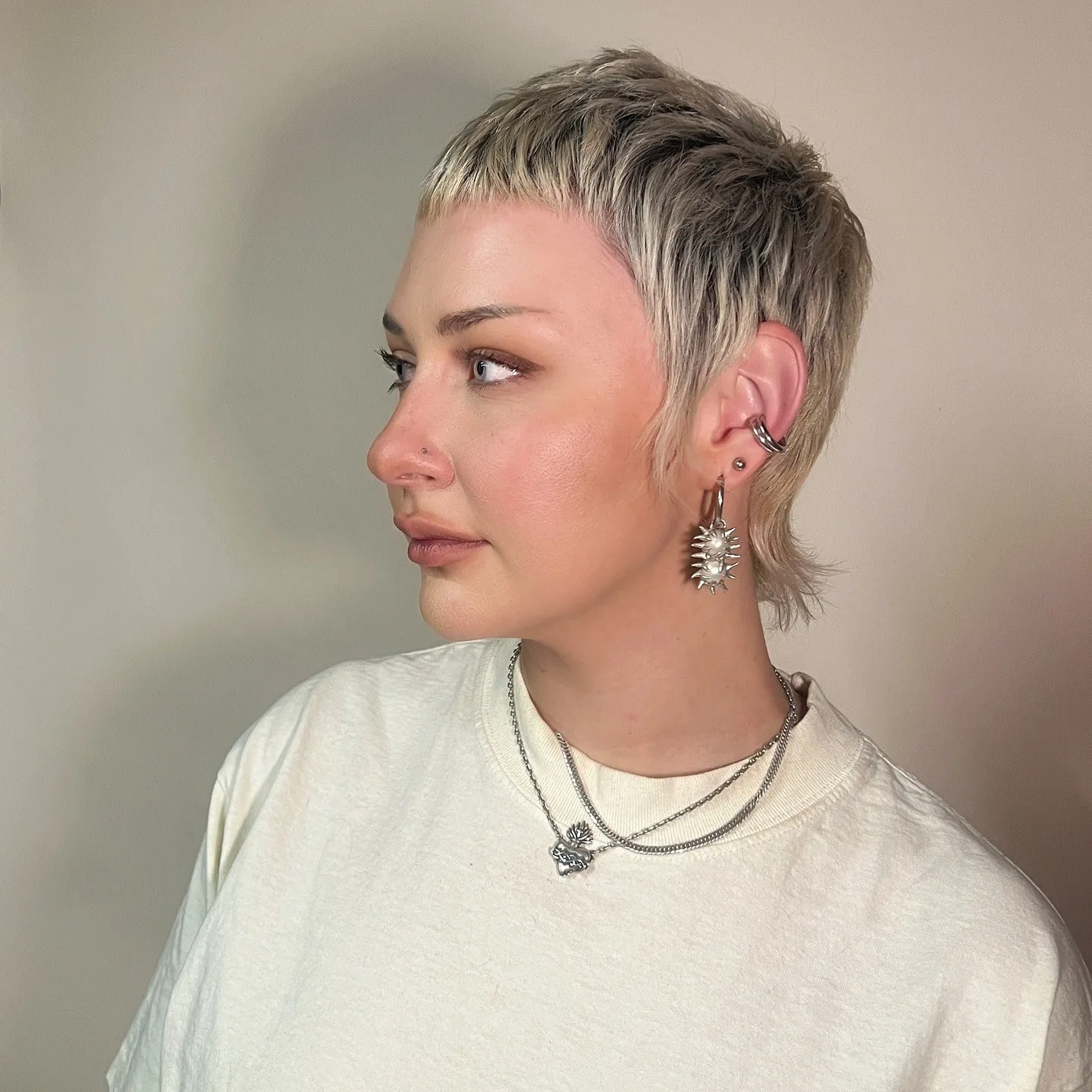 9. Blonde Choppy Pixie Shag (Short Pixie Haircuts For Women)