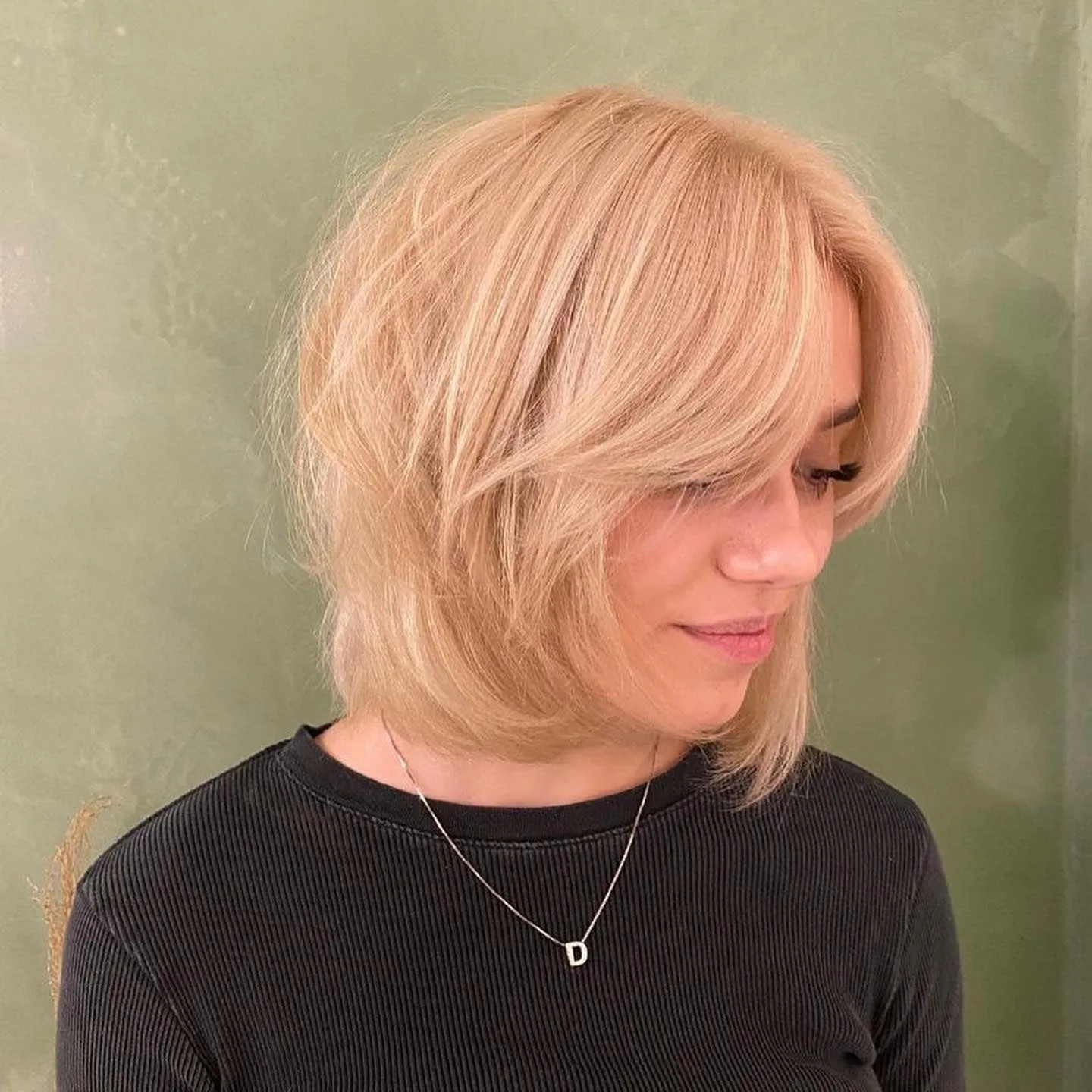 10. Layered Platinum Bob with Curtain Fringe (Shaggy Bob Haircuts)