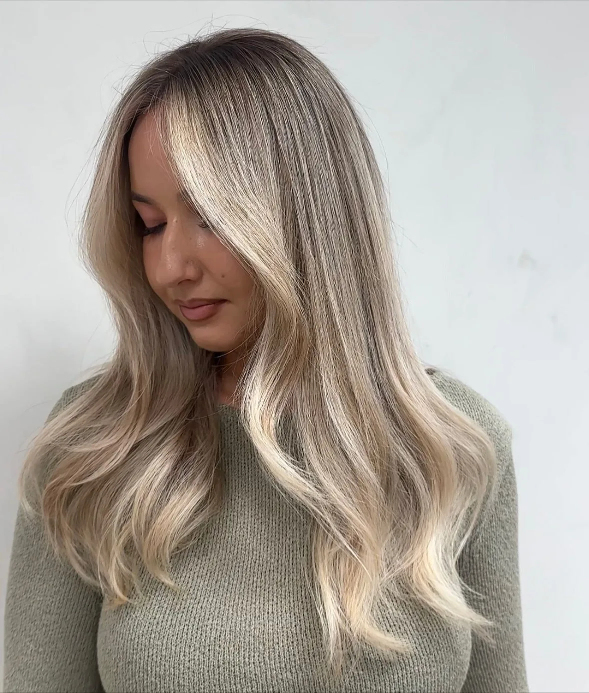 14. Creamy Champagne Balayage (Champagne Blonde Hair Color)
