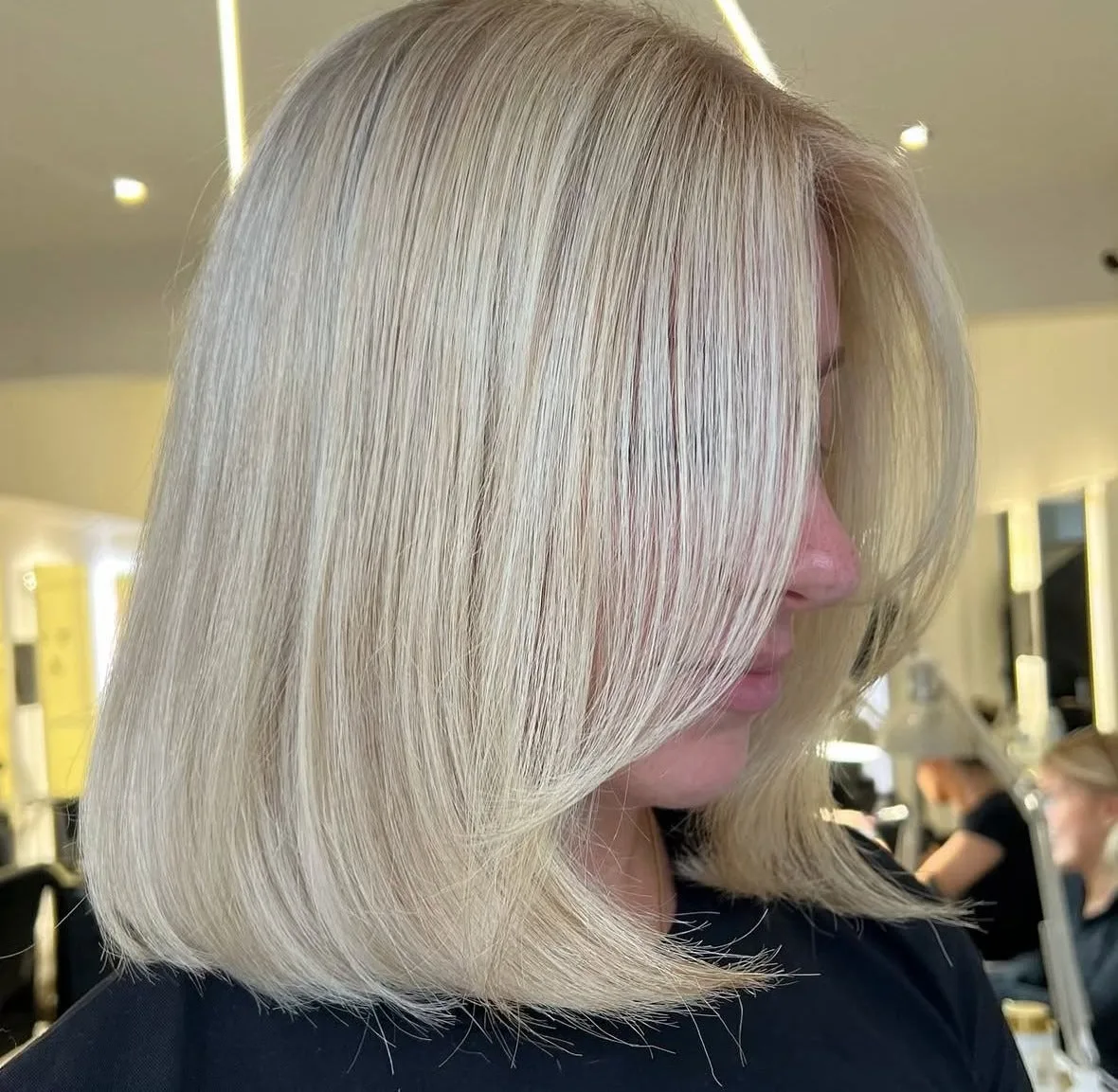15. Platinum Cream Mid-Length Bob (Classic Bob Cut)