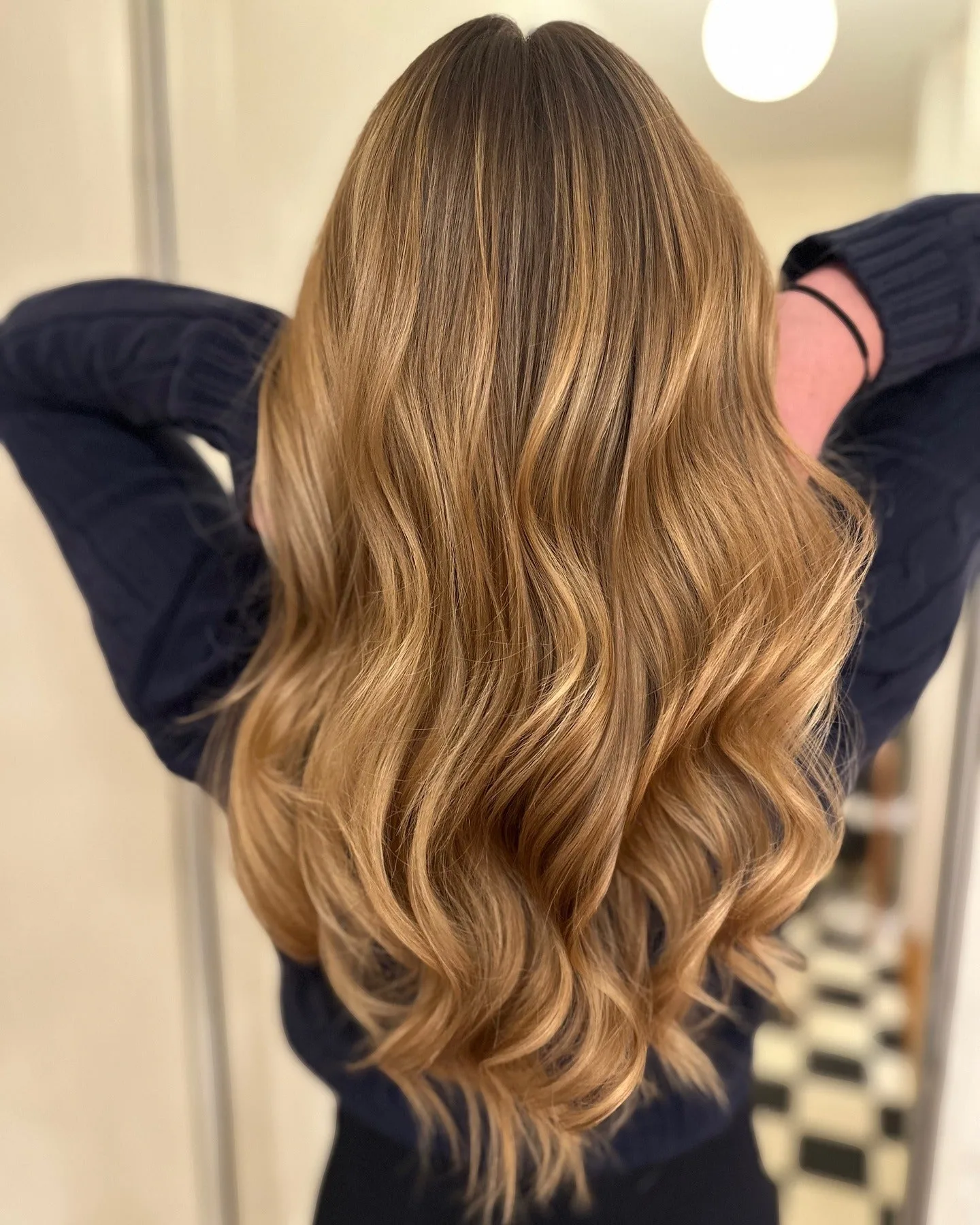 18. Rich Toffee Gloss (Caramel Honey Blonde)