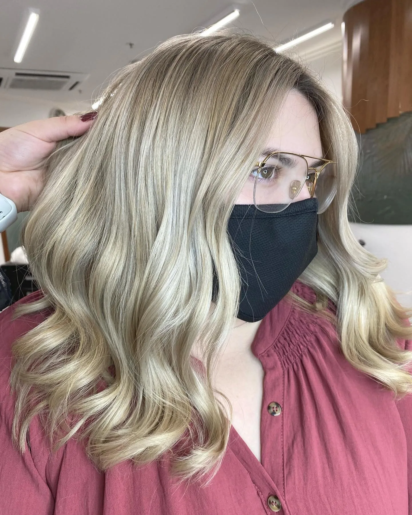 3. Soft Dimensional Champagne Blonde (Champagne Blonde Hair Color)