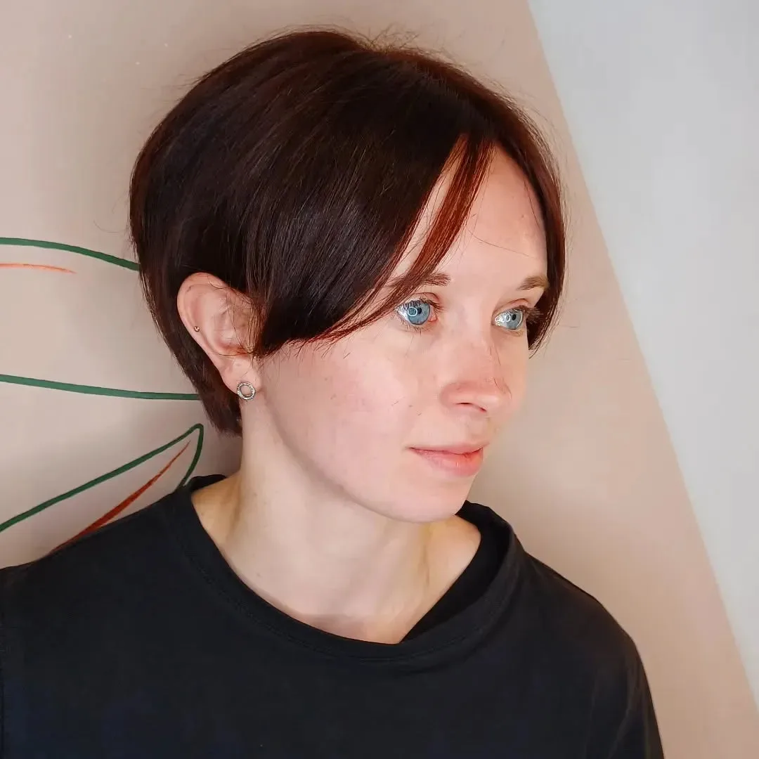 6. Mahogany Classic Pixie Bob with Center Part (Pixie Bob Haircut)