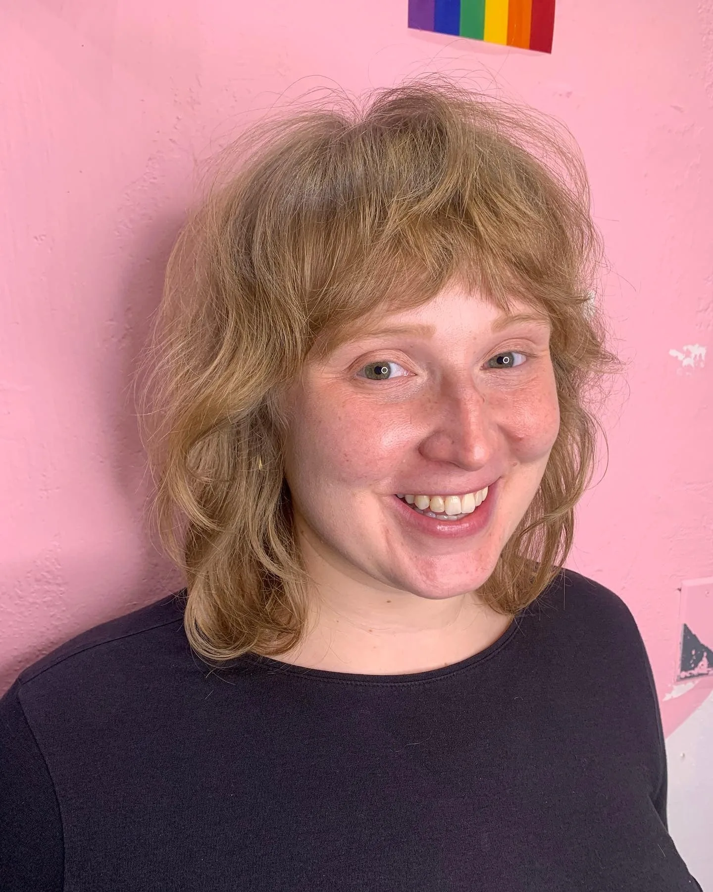 8. Golden Honey Shag Bob (Shaggy Bob Haircuts)