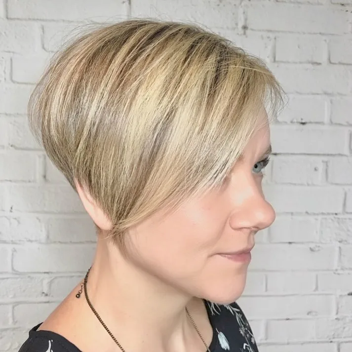 Chic Angled Pixie Cut with Subtle Highlights