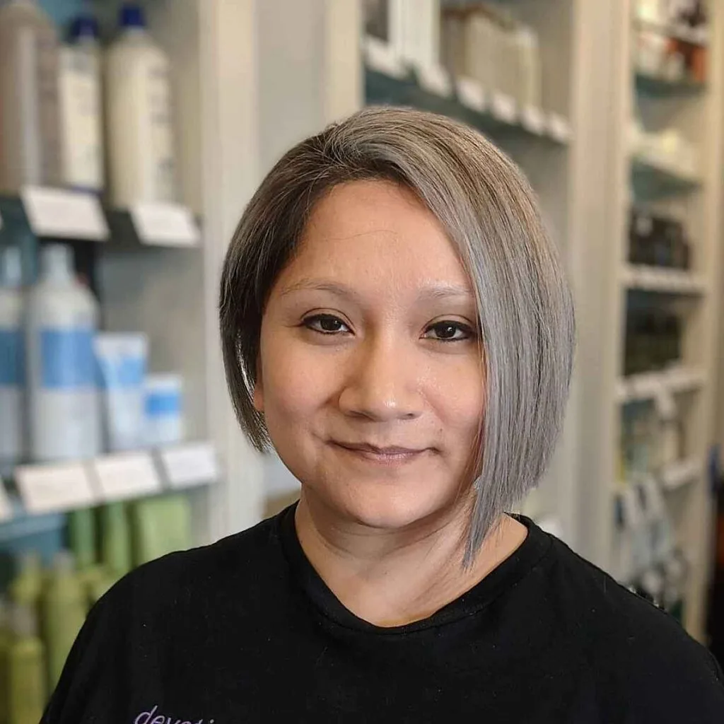 Chic Asymmetrical Bob for Women with Straight Locks