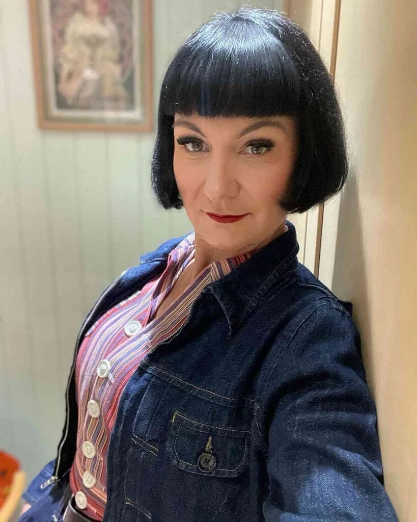 Classic French Bob for Women with Plump Faces