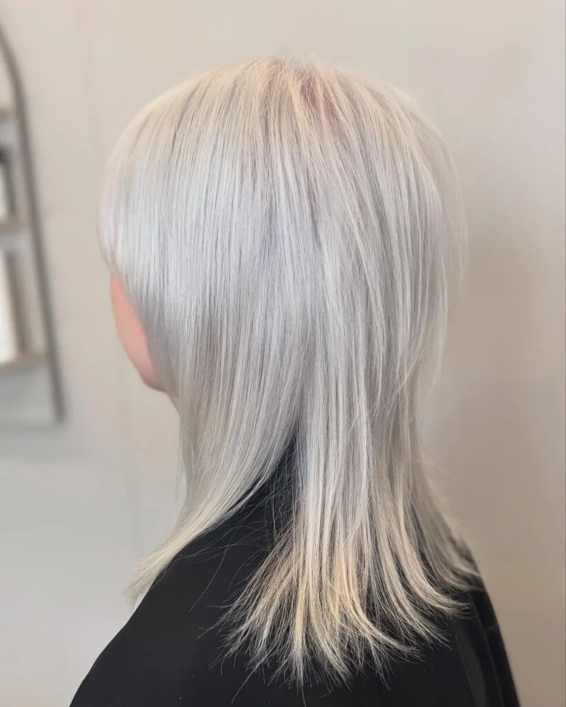 Modern Textured Platinum Blonde Lob with Subtle Layers