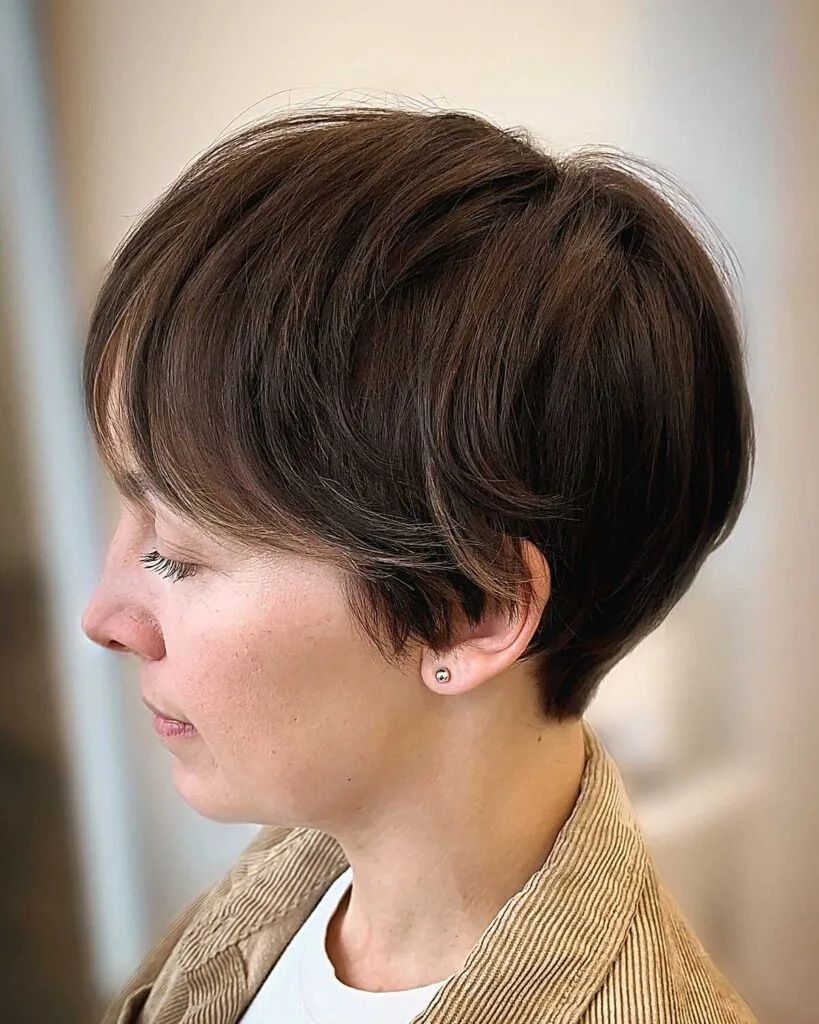 Sculpted chocolate brown bixie with smooth layers