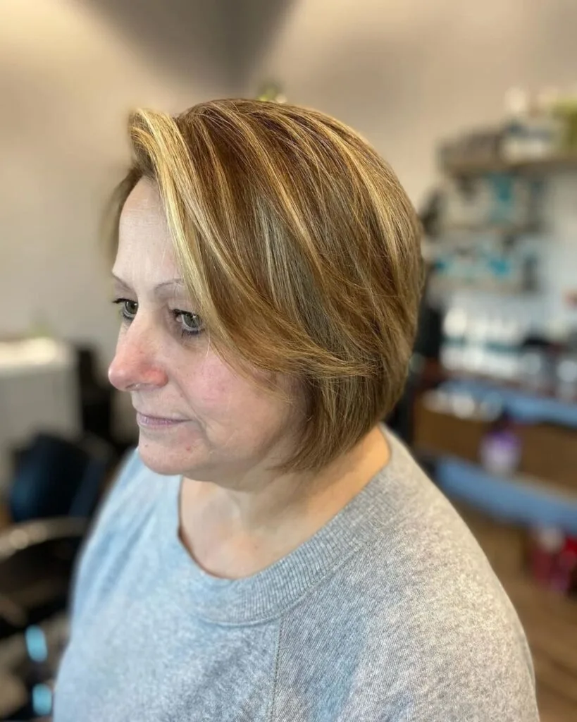 Chic Neck-length layered bob with short back