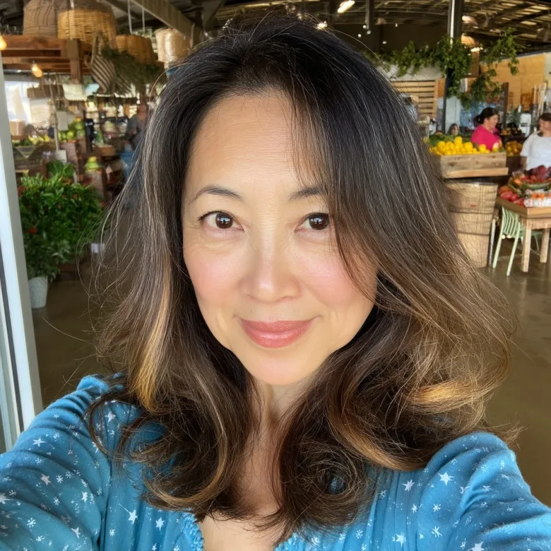 Elegant Soft Layers with Subtle Highlights