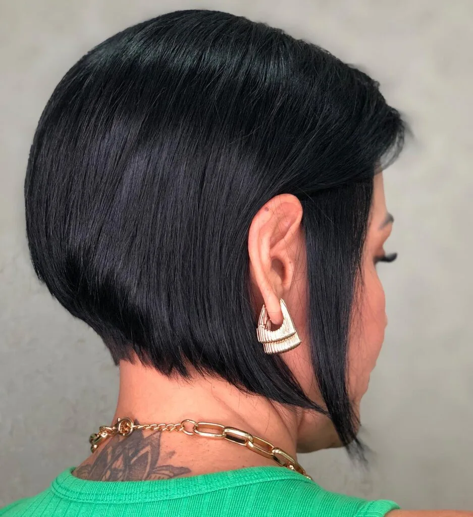 Sleek Graduated Bob with Subtle Textured Layers