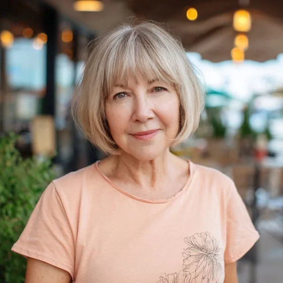 Soft Layered Bob with Gentle Face-Framing Strands