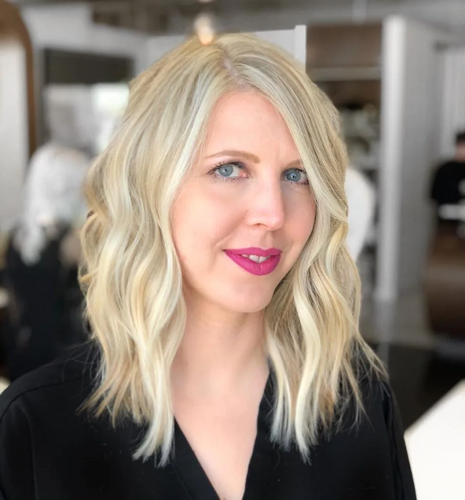 Softly Textured Shoulder-Length Bob with Beachy Waves