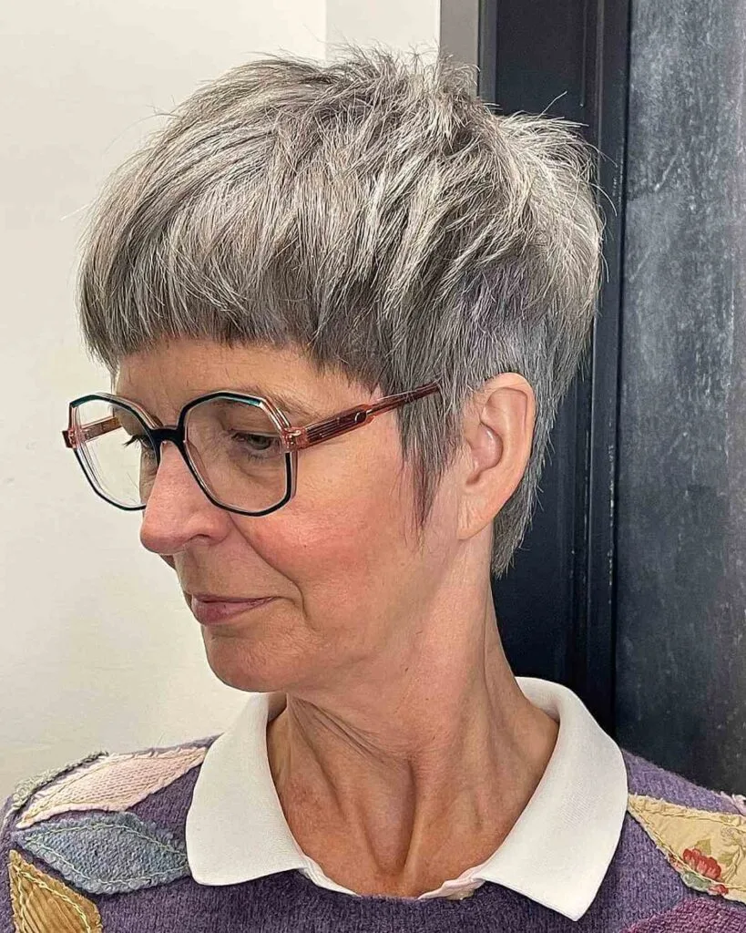 Stylish short hairstyles for women over 50 with glasses