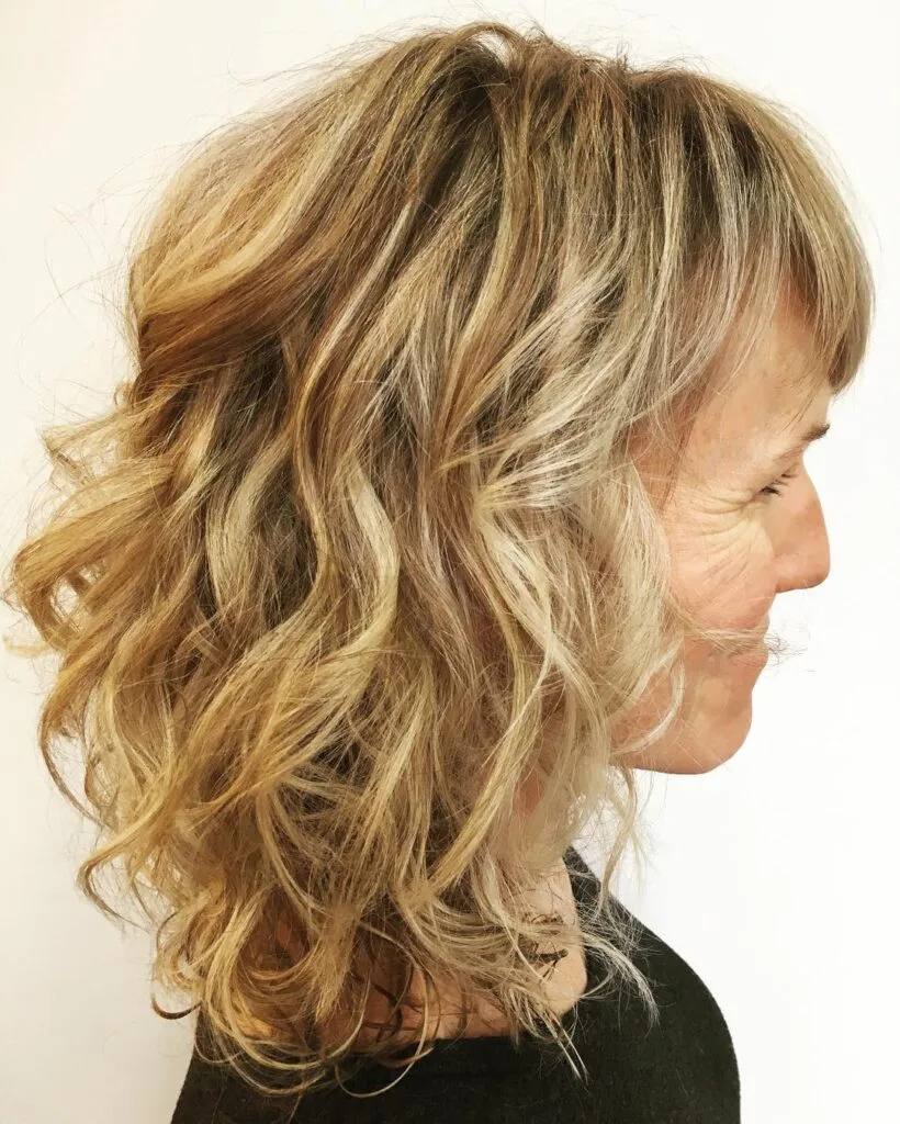 Textured Shoulder-Length Bob with Loose Waves