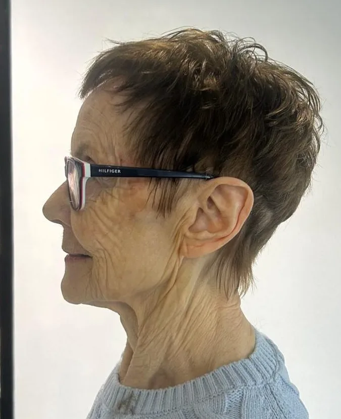Chic Textured Pixie Cut with Soft Layers
