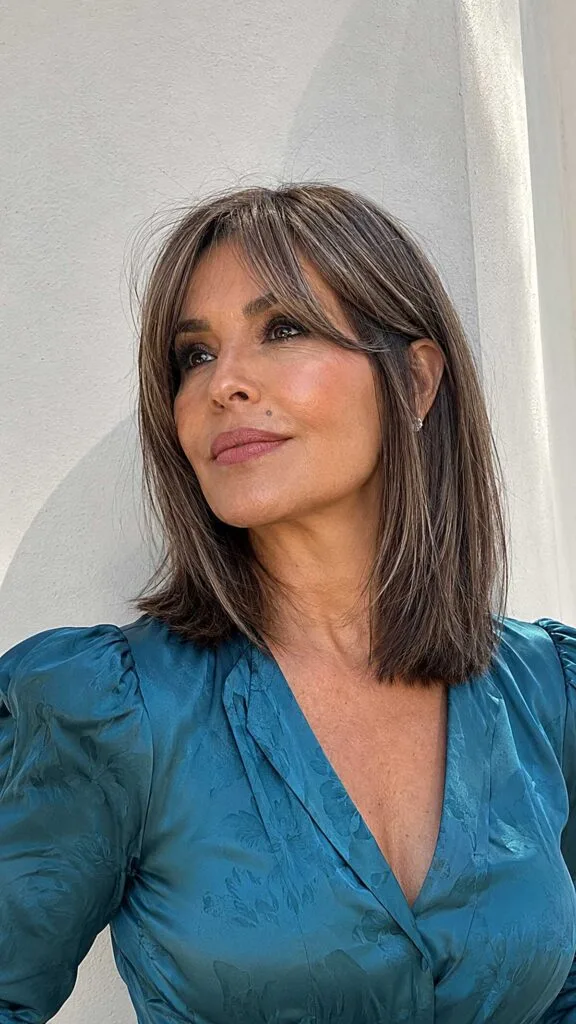 Collarbone-Length Brunette Lob with Face-Framing Pieces