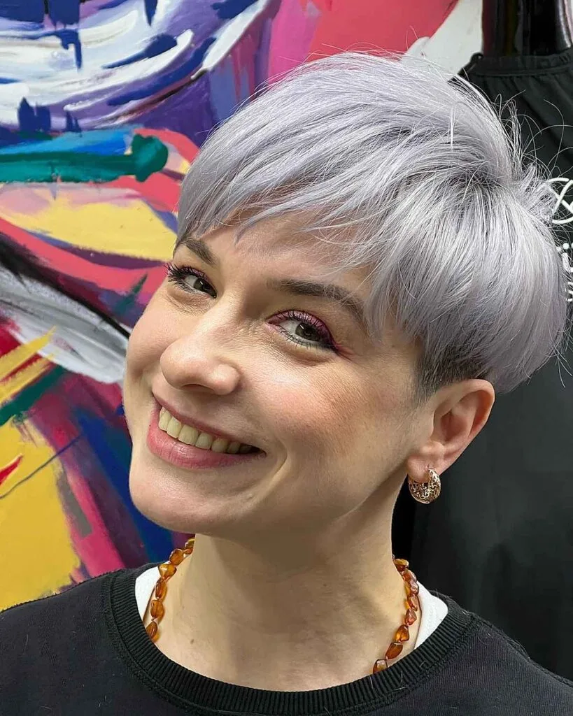Cropped Hairstyle with Tapered Sides and Nape
