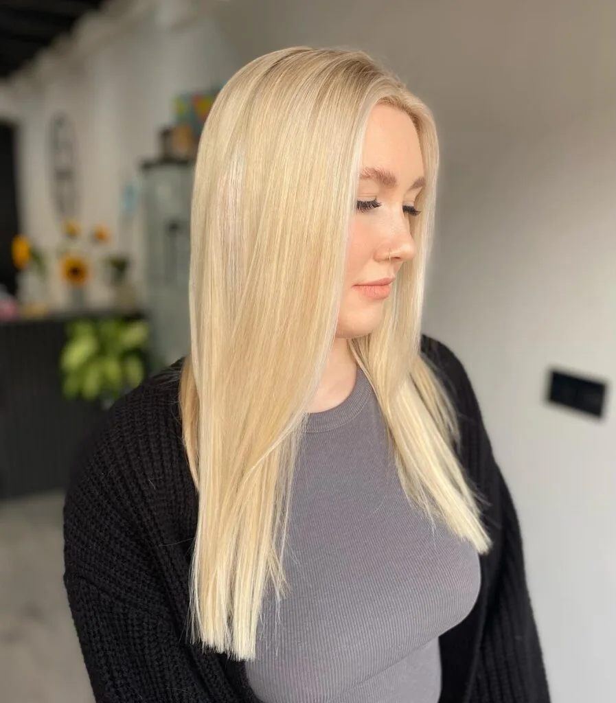 Elegant Light Blonde Straight Cut with Subtle Layers