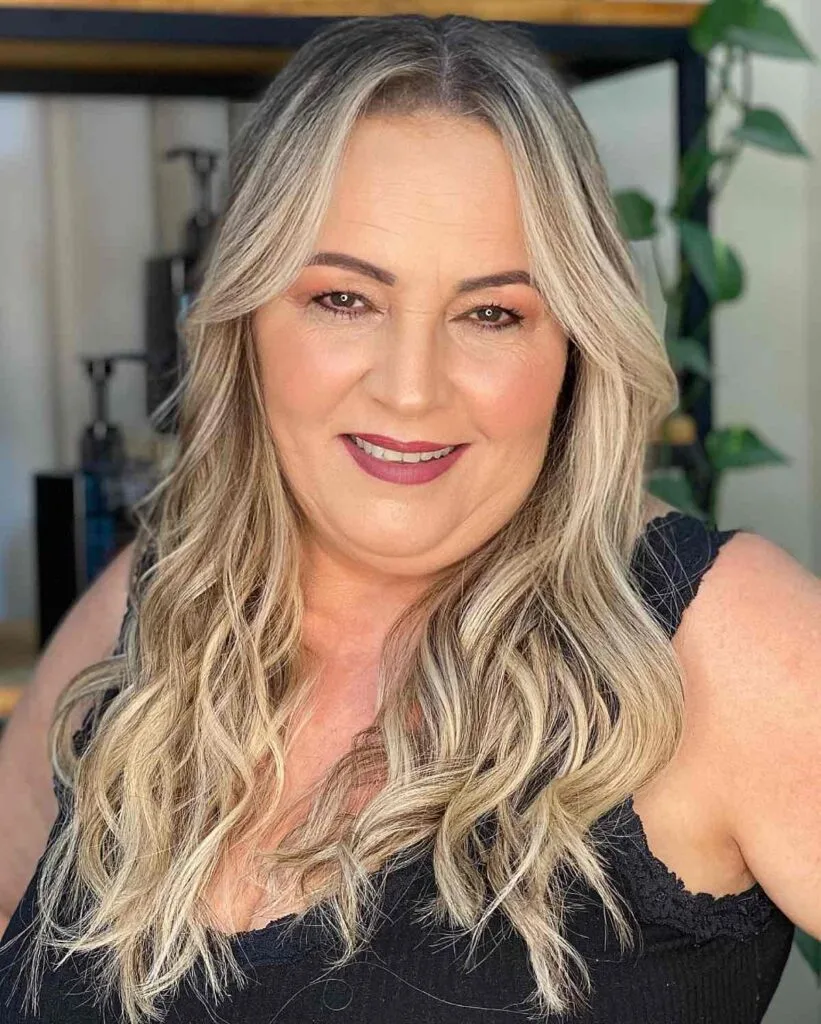 Elegant Long Wavy Blonde Locks for Overweight Ladies Over 50