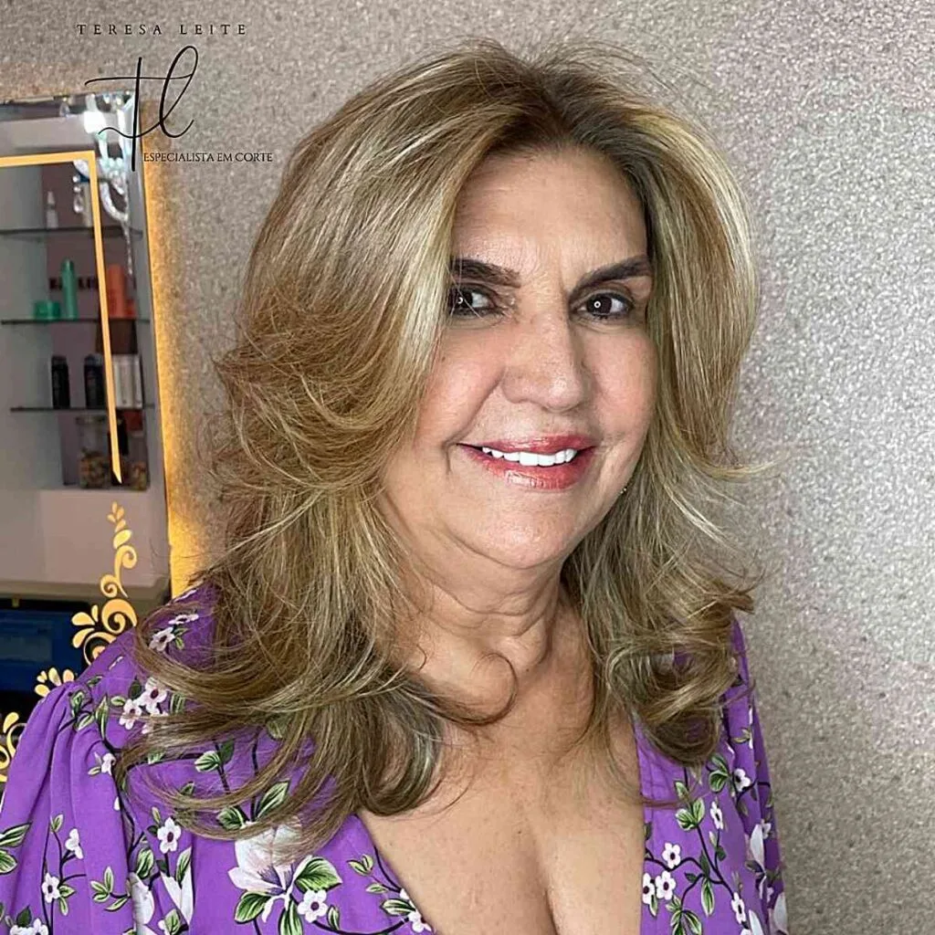 Gentle Medium Shag with Face Frame for Overweight Ladies Aged Fifty