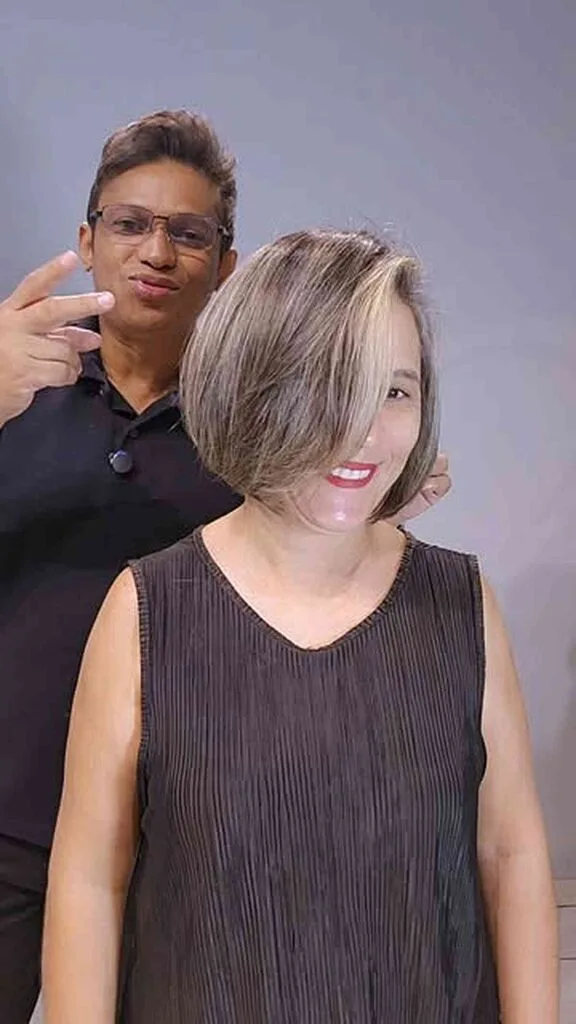 Stylish Short Gray Bob with Subtle Layers