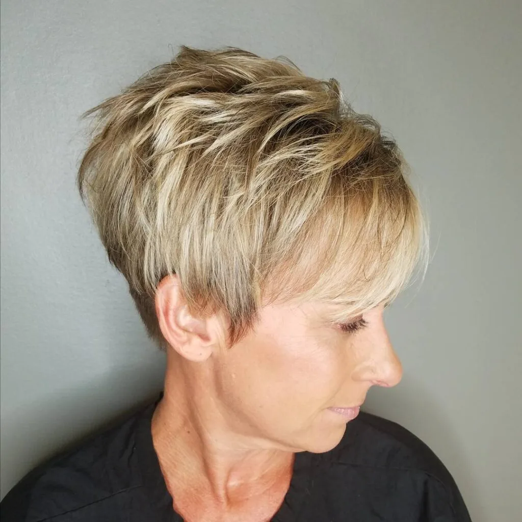 Textured Short Pixie with Lifting Layers