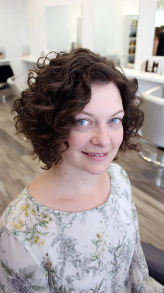 Charming Short Curly Cut with Defined Bounces