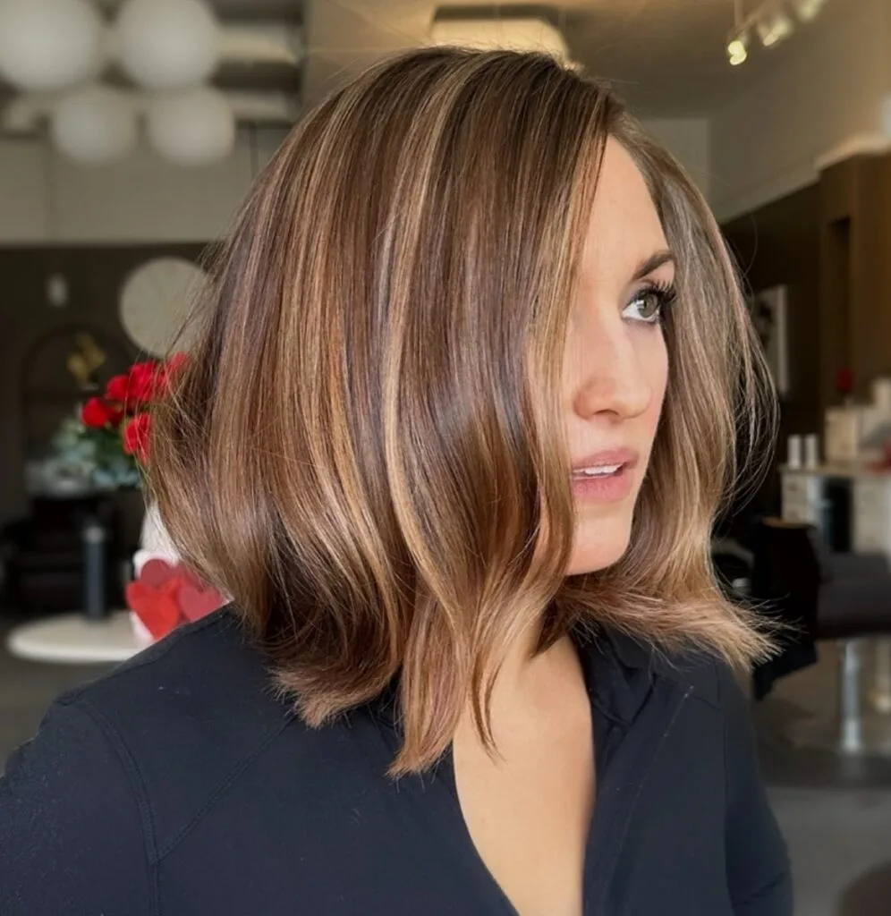 Chic Mid-Length Bob with Subtle Highlights