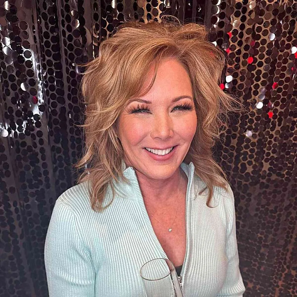Chic Mid-Length Textured Hair for Women Aged 40 and Over