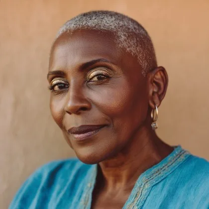 Chic Silver Buzz Cut for Effortless Elegance