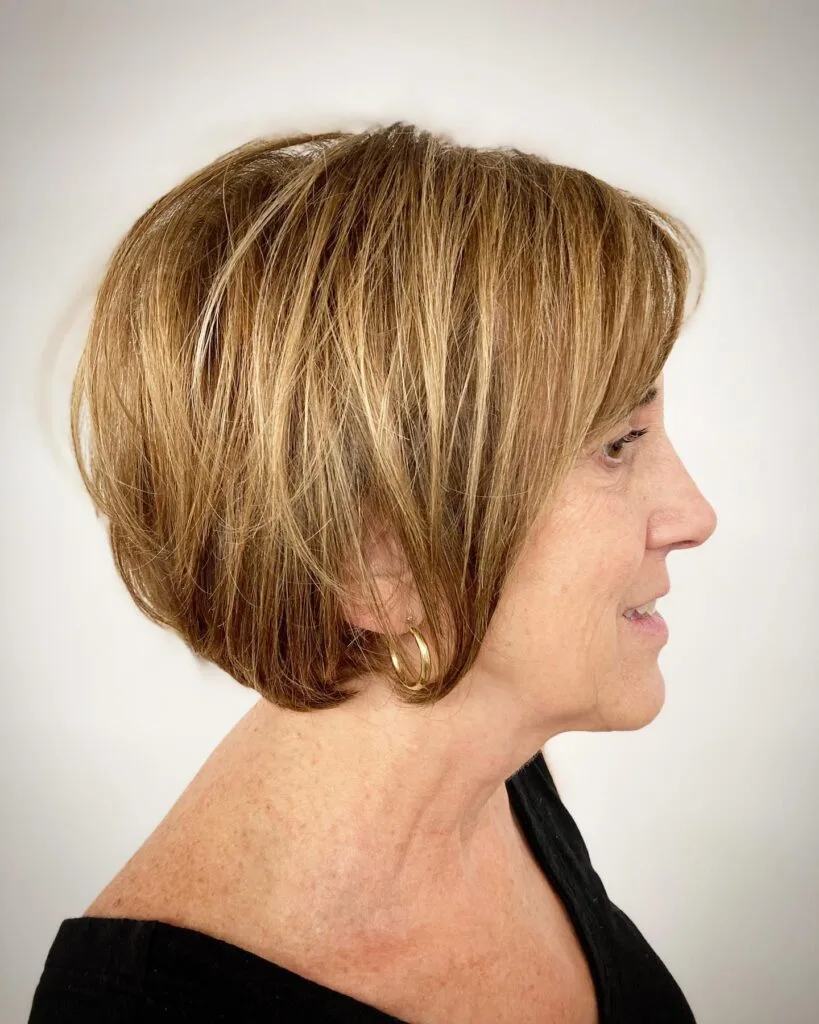 Chic Stacked Bob with Subtle Highlights