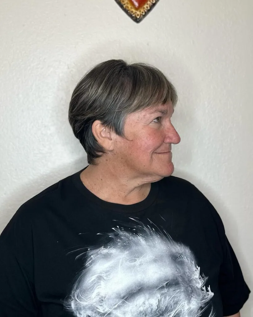 Chic Textured Pixie Cut with Soft Layers