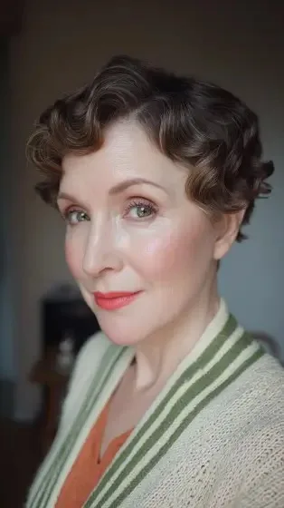 Chic Vintage Curly Crop with Soft Definition