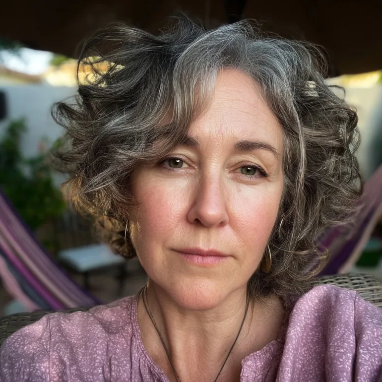Dynamic Curly Shag with Soft Volume