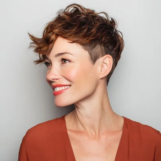 Dynamic Textured Pixie with Undercut and Soft Waves