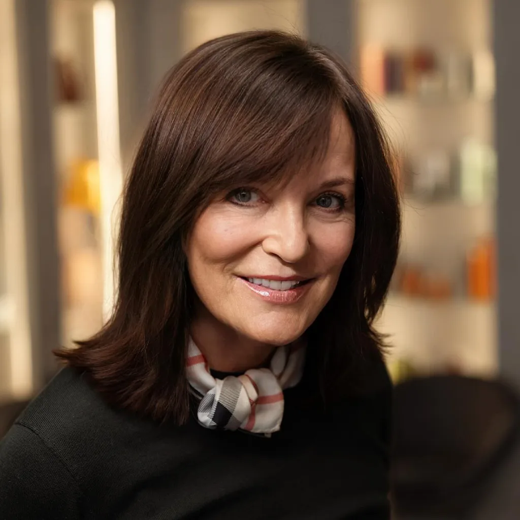 Elegant Layered Cut with Soft Side Bangs