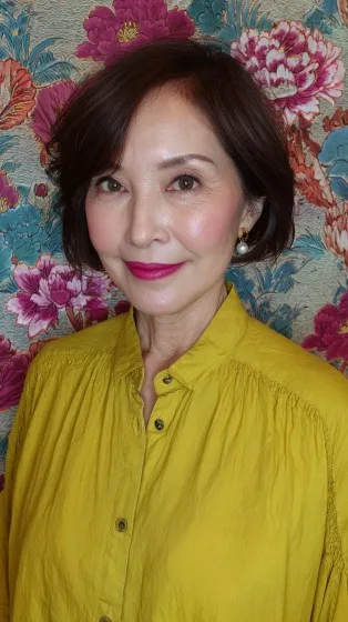 Chic Layered Side-Parted Bob for Fine Hair
