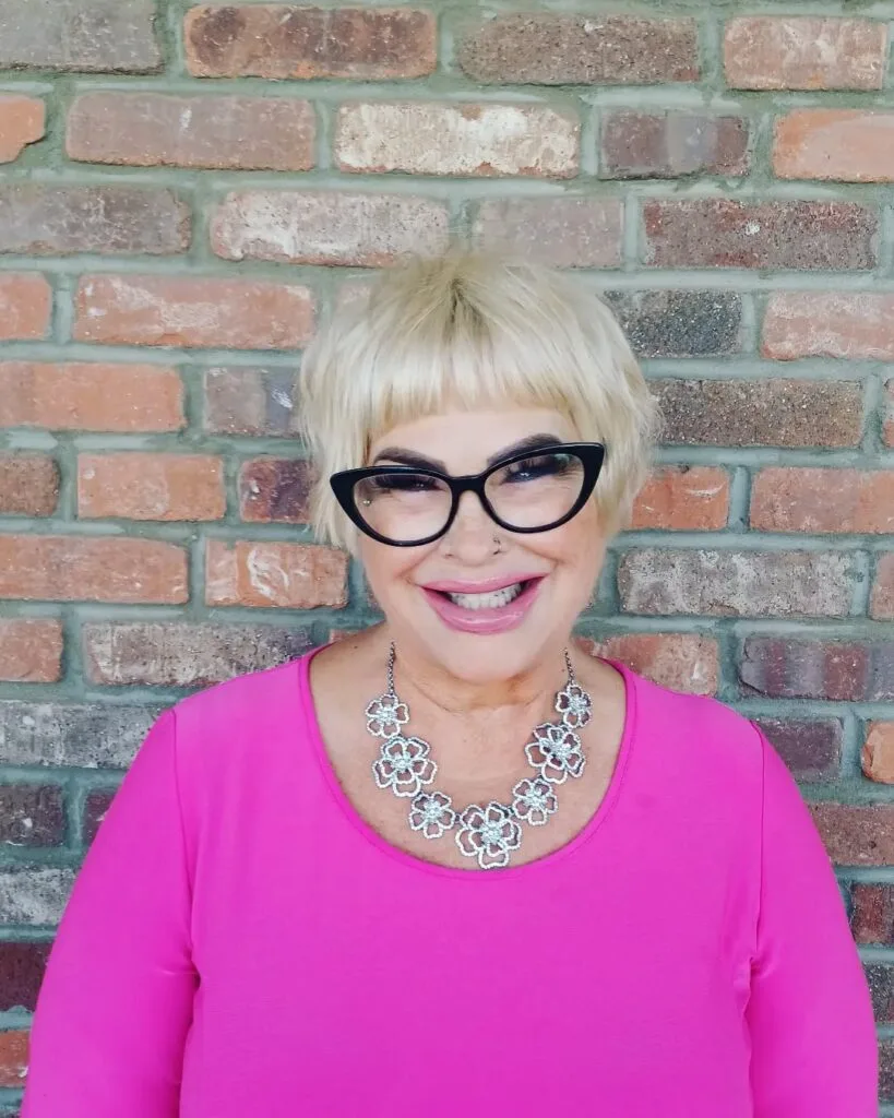 Stylish Platinum Pixie Bob with Textured Layers